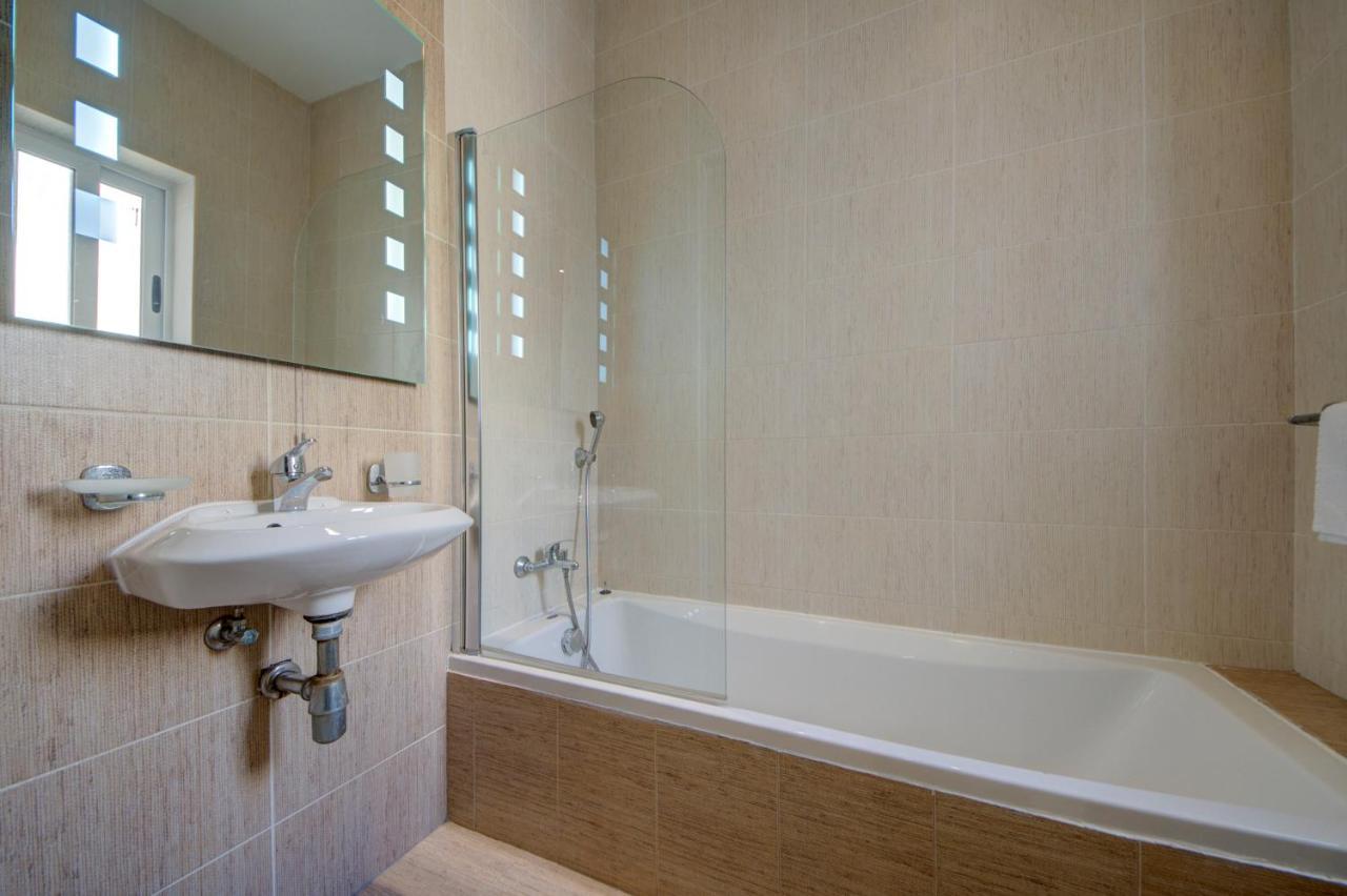Sapphire Court 2 Bedroom Apartments By Shortletsmalta Sliema Exteriér fotografie